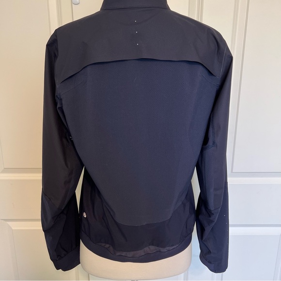 Lululemon Run On Jacket 10 Blue womens Midnight Navy Waterproof Windbreaker - Picture 5 of 16
